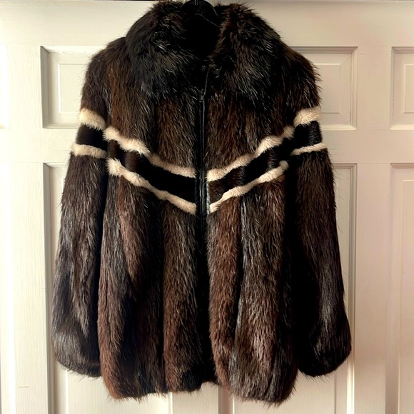 Beaver jacket with Mink trim - Picture 1 of 13